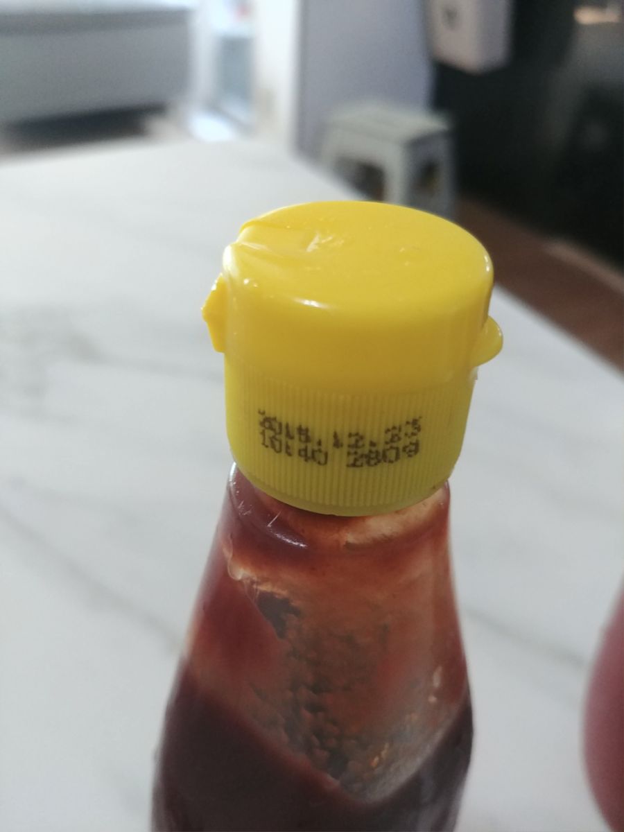 유통기한 6년지난 케챱 먹어도 안죽겠지