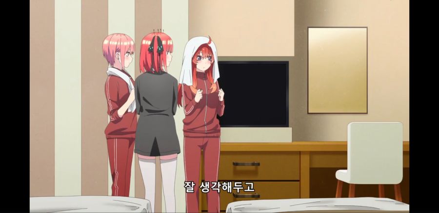 [5등분의 신부 2기] 흔한 서비스의 타이밍_16.jpg