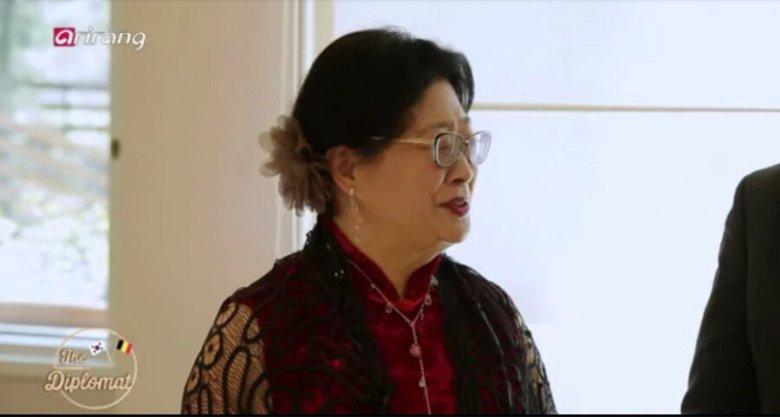 방금 논란의 벨기에대사부인 보고 놀람_2.jpg