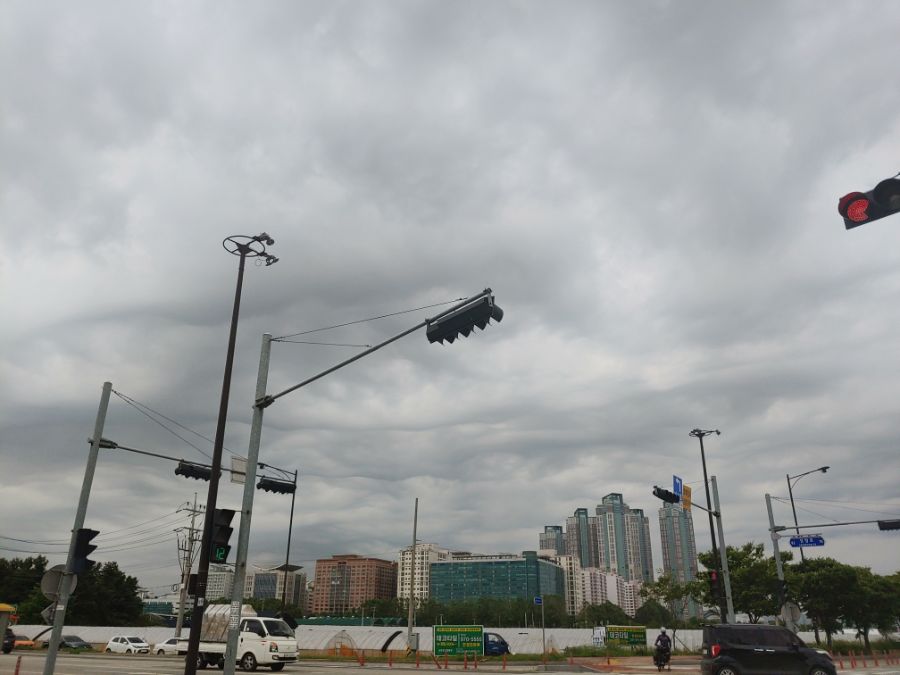 신기한 구름이네요_1.jpg