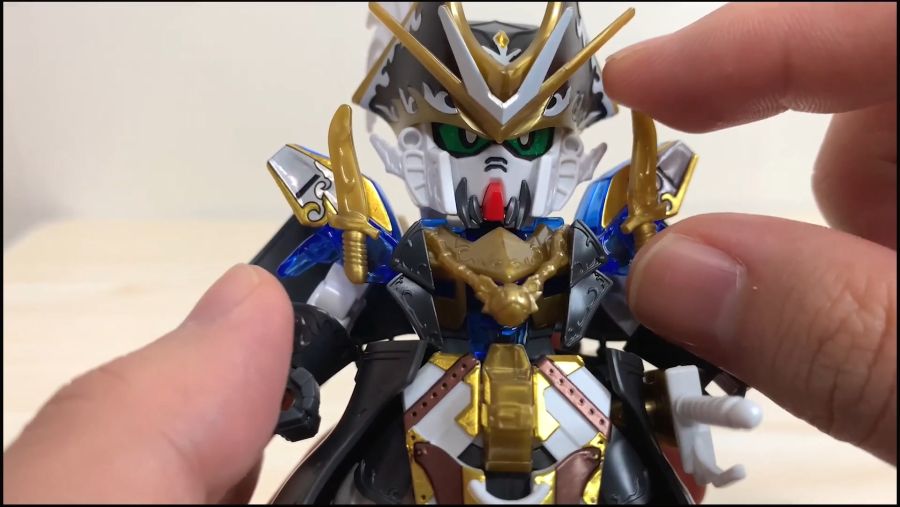 [SD건담 월드 히어로즈] 벤자민 V2 건담 리뷰_5.jpg
