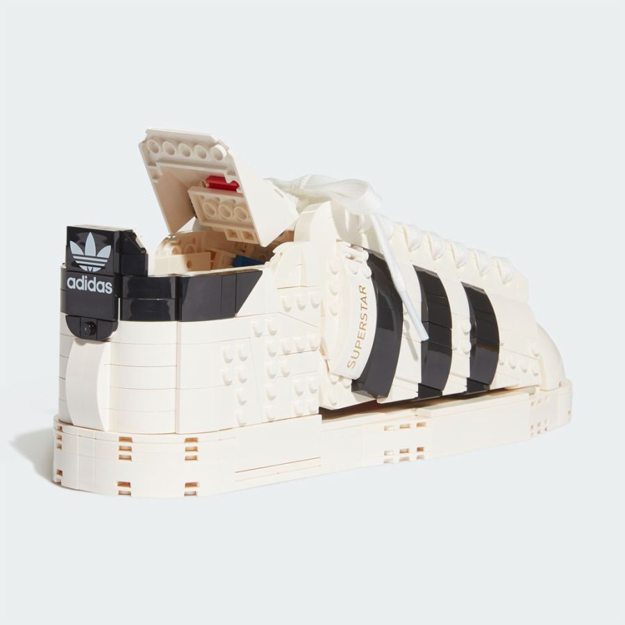 LEGO-adidas-Originals-Superstar-10282-6.jpg
