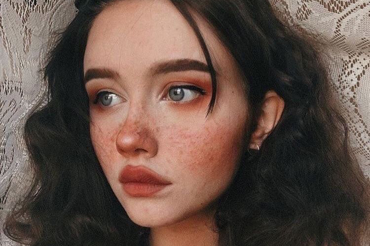 Trendy-Freckles-Makeup-Ideas.jpg