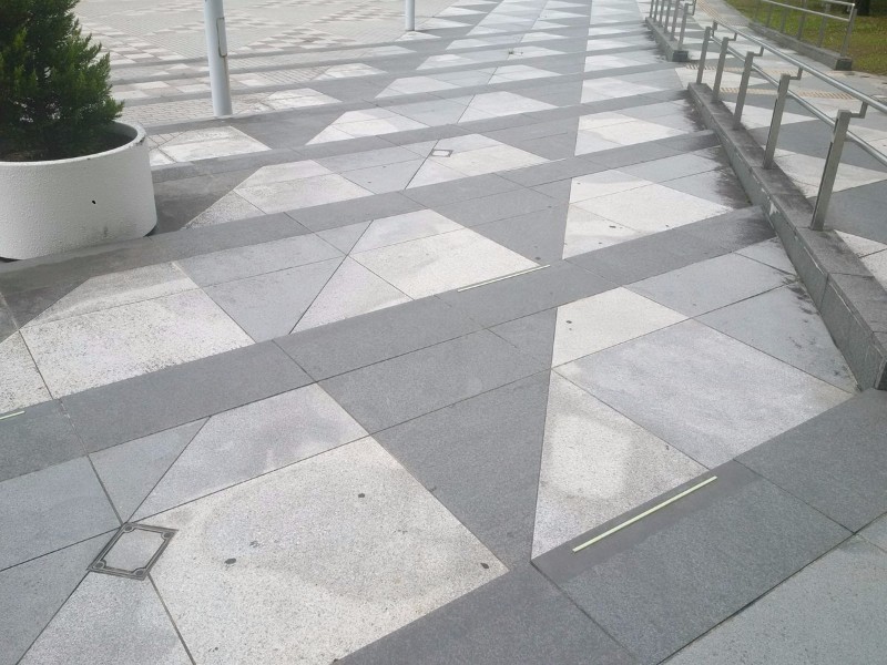 사람 여럿 다친 계단_1.jpg