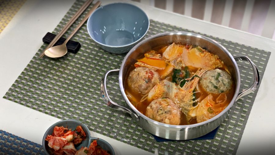 집에서 밥 먹습니다 - 야탑 더맛있는족발보쌈, 시흥 본가만두전골 | 음식 갤러리 집에서 밥 먹습니다 - 야탑 더맛있는족발보쌈, 시흥 본가만두전골... 