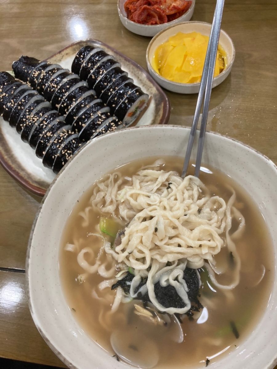 바지락 칼국수 + 김밥 | 음식 갤러리 바지락 칼국수 + 김밥 | 음식 갤러리 | 루리웹
