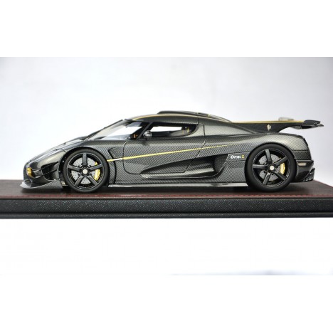 koenigsegg-one1-carbon-gold-118-frontiart (2).jpg