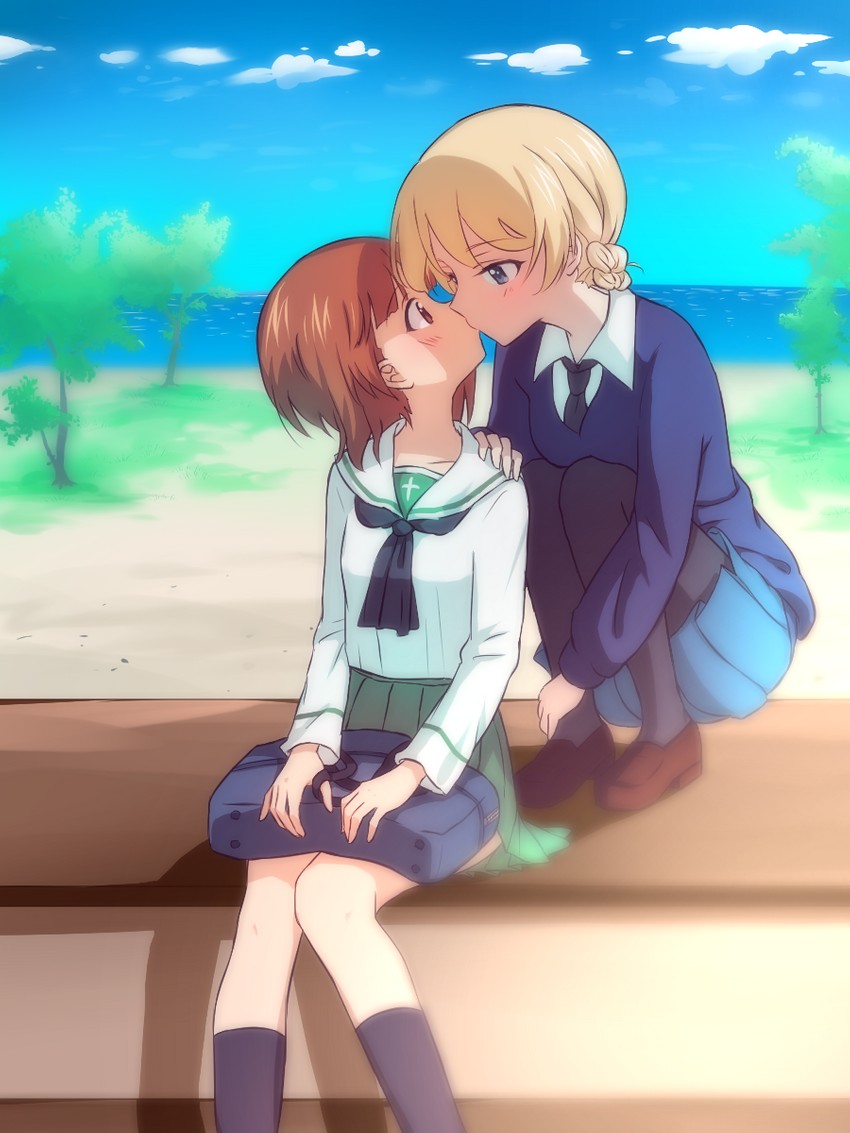 __nishizumi_miho_and_darjeeling_girls_und_panzer_drawn_by_rurikoke__sample-42e0a7806612931737c3cacd179509eb.jpg