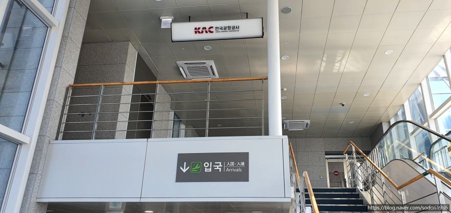 OZ1564 무착륙 국제선 관광비행(김포→대한해협→제주) 탑승기(사진 30장)_26.jpg