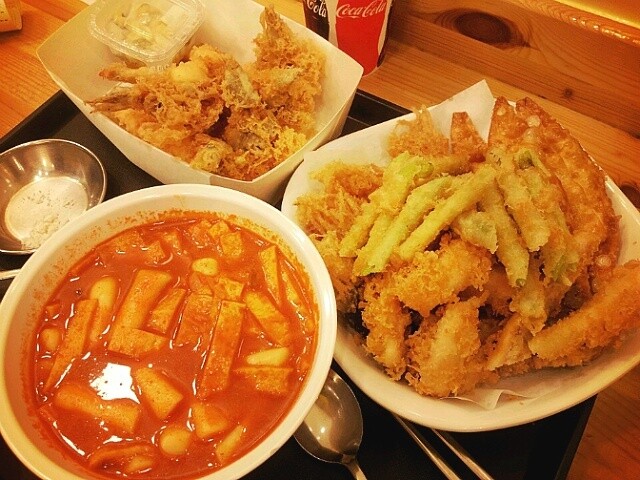 떡볶이 튀김 오뎅 김밥