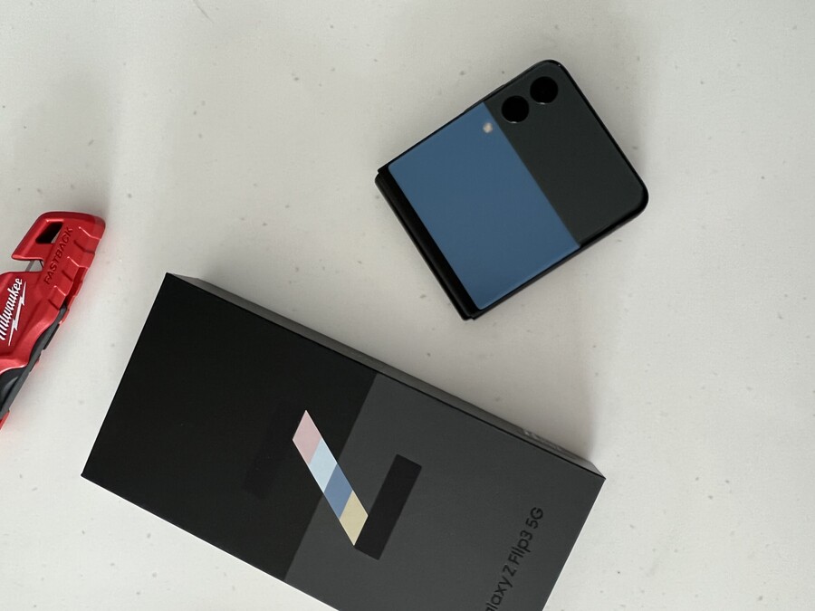 갤럭시Z플립3 비스포크 에디션(블루-엘로우) 만 하루 사용기_8.jpeg