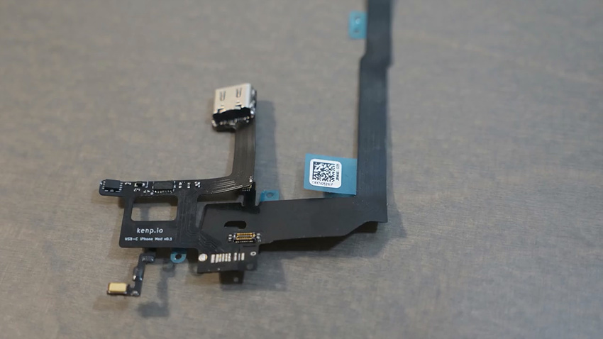 세계 최초로 아이폰에 USB-C 를 넣는데 성공한 외국 공대생_14.jpg