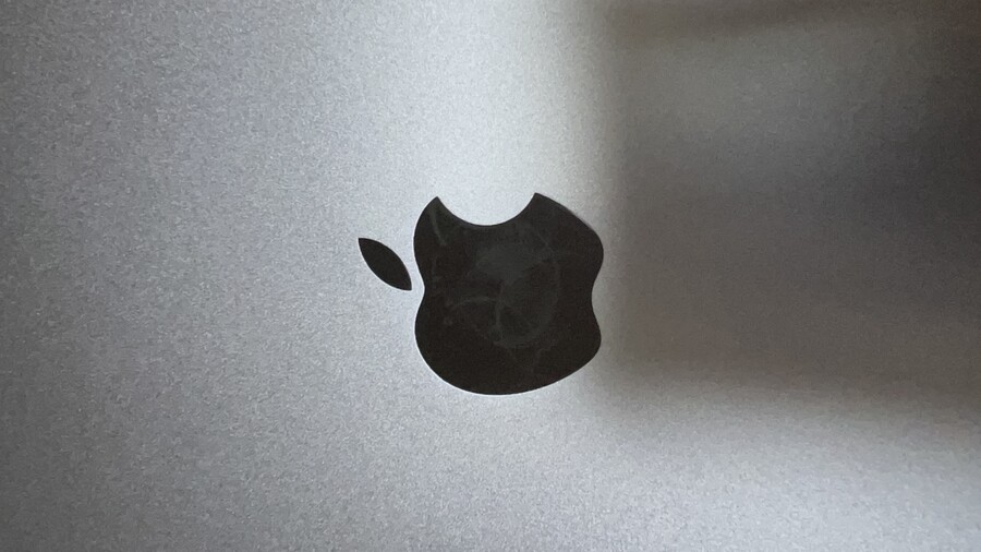 아이패드 미니6 샀는데 애플로고에 얼룩이 안지워지는데.._1.jpeg