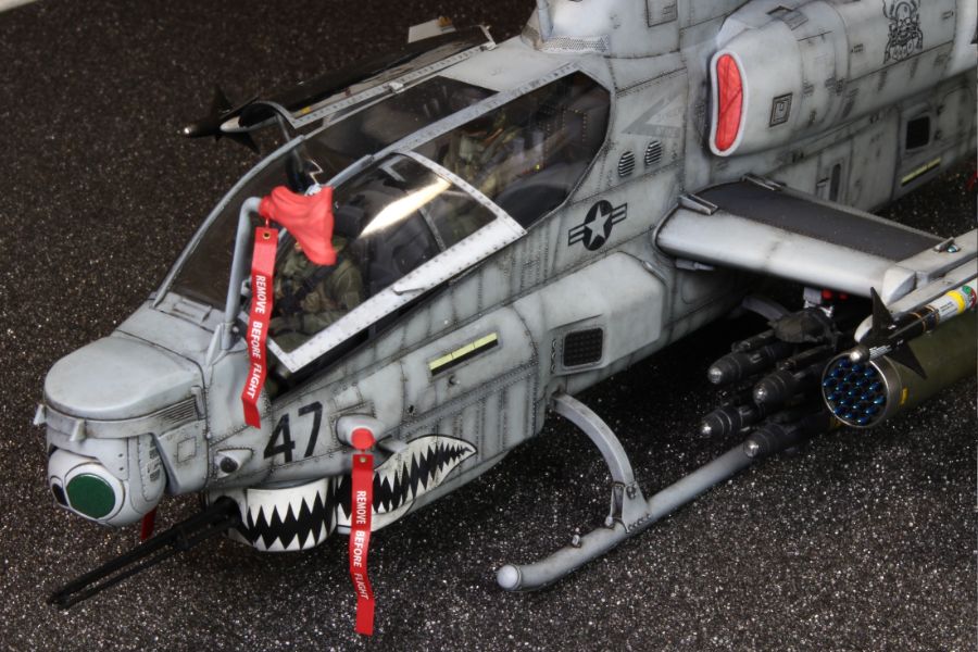 USMC AH-1Z VIPER 1/35 (ACADEMY)_6.jpg