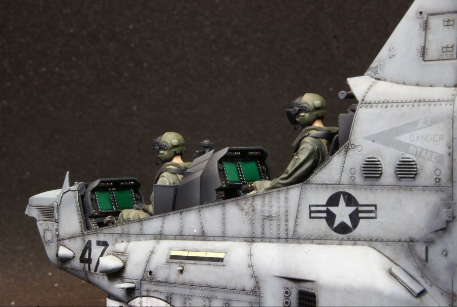 USMC AH-1Z VIPER 1/35 (ACADEMY)_11.jpg