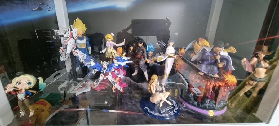 유어쉘프 장식장과 함께 피규어 프라 일괄처분 합니다._1.jpg