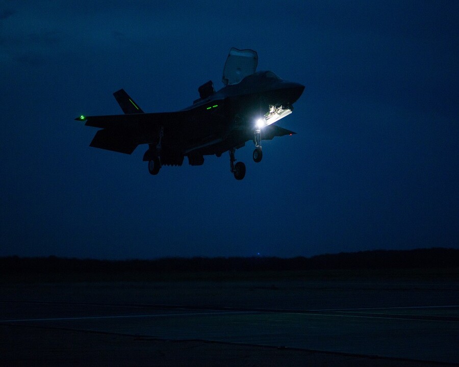 소설) 스포일러 : 흐린 하늘속의 밴시 이야기 - [2]_1.jpg