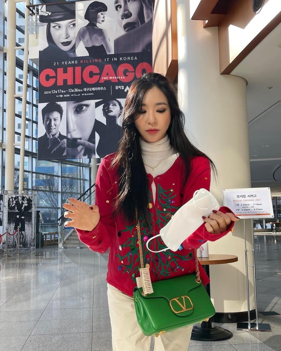 tiffanyyoungofficial＿20211225＿p＿2736373629122395209＿9＿2736373624626078119.jpg