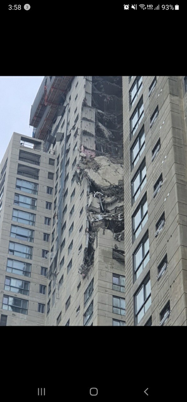 실시간 광주광역시 아파트 붕괴현장_1.jpg