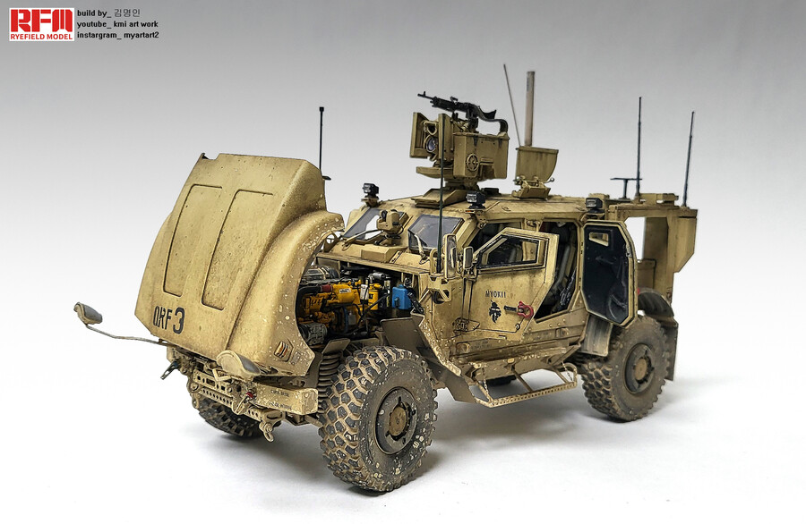 RFM 1/35 M1240A1 M-ATV(Full interior)완성_1.jpg