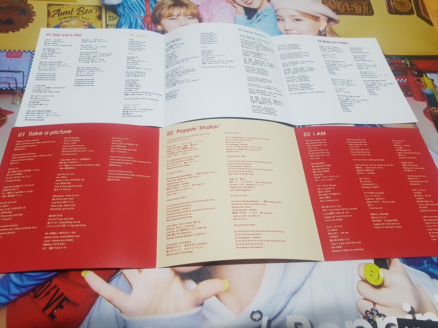 니쥬 (NiziU) - 싱글앨범_4.jpg