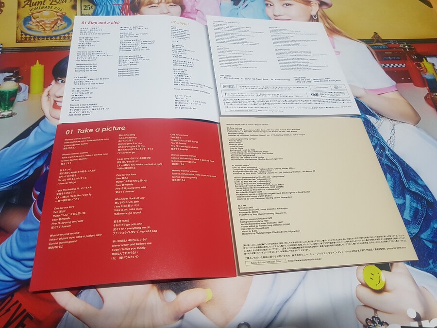 니쥬 (NiziU) - 싱글앨범_5.jpg