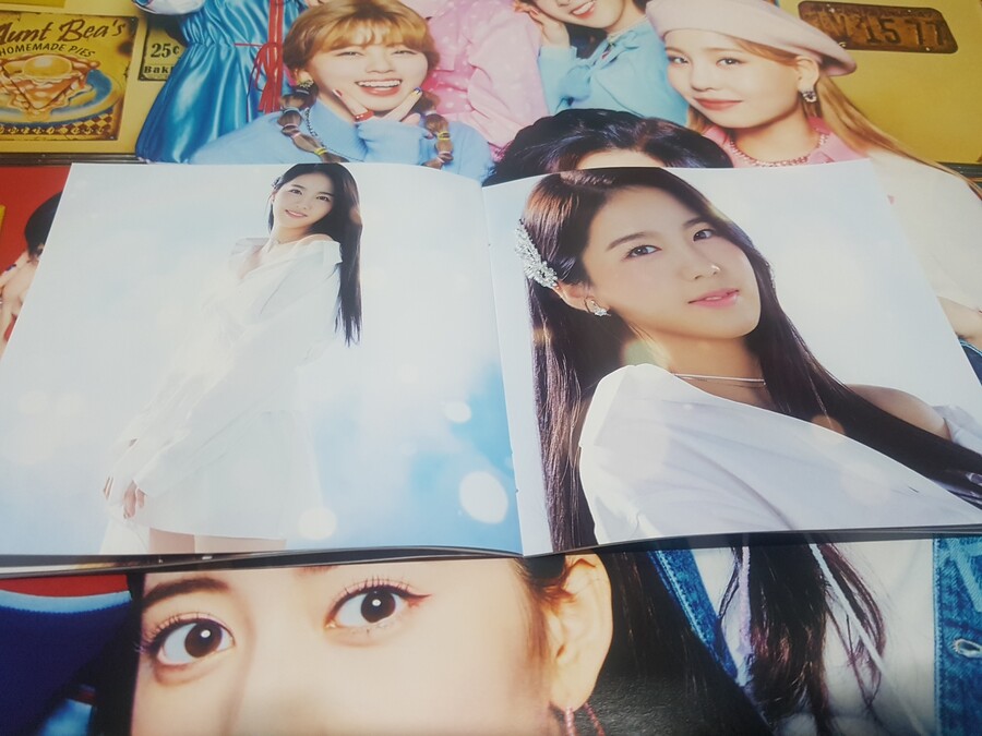 니쥬 (NiziU) - 싱글앨범_11.jpg