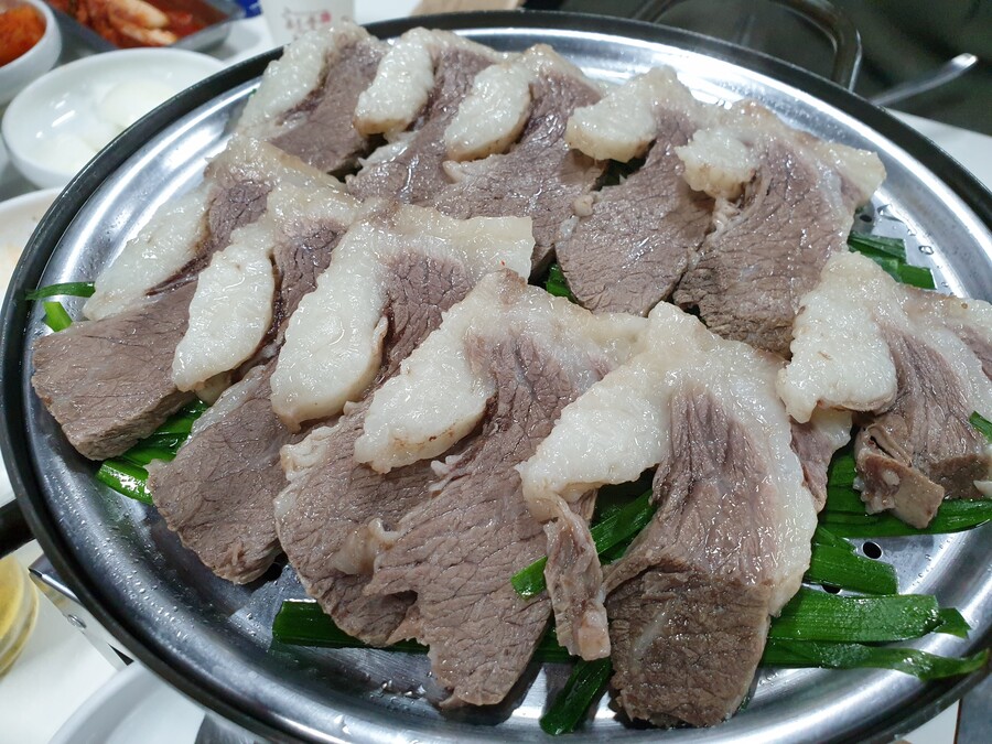 대구식 육개장집의 차돌 수육