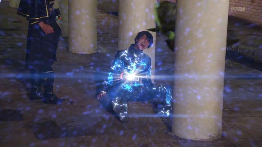 [가면라이더 고스트] 다른 의미로 역대급이었던 총_12.jpg