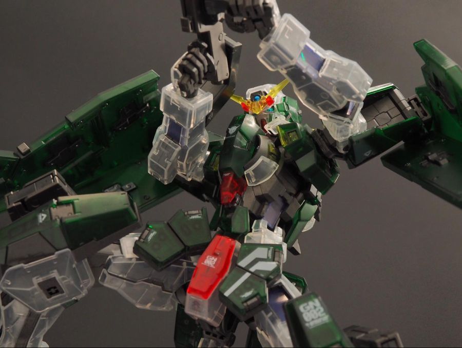 MG 건담 듀나메스 [클리어 컬러] 샘플 사진_2.jpg