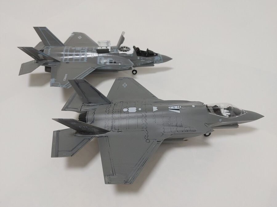 아카데미 1/72 F-35B 라이트닝 II 입니다_1.jpg
