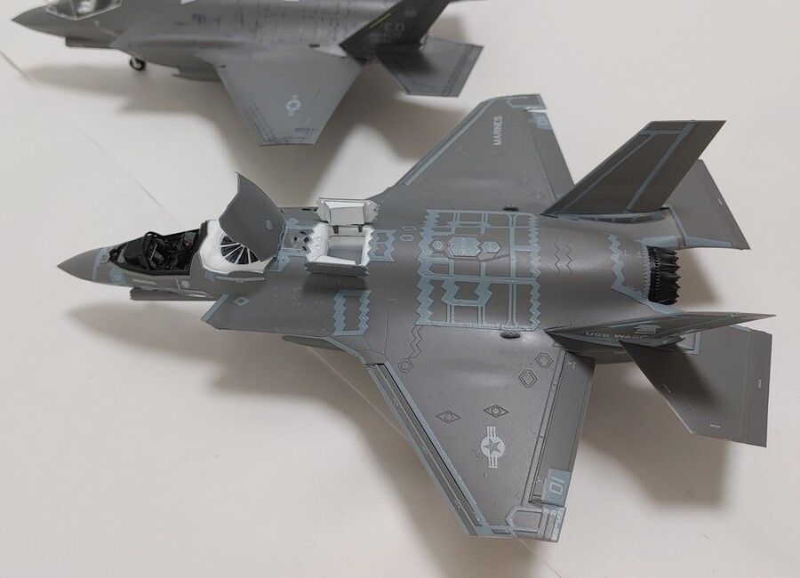 아카데미 1/72 F-35B 라이트닝 II 입니다_3.jpg
