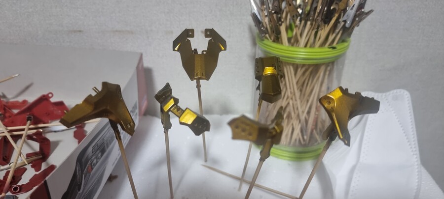 FSS 1/100 나오골 스커트 부분 입니다_8.jpg