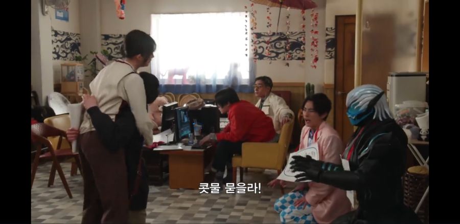 [가면라이더 리바이스] 사람 5명 + 악마 1명이 모일때 발생하는 일_38.jpg