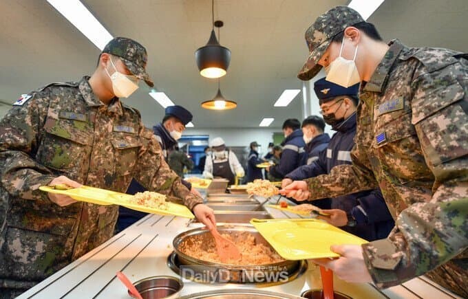 공군 짬밥 근황.jpg_1.jpg