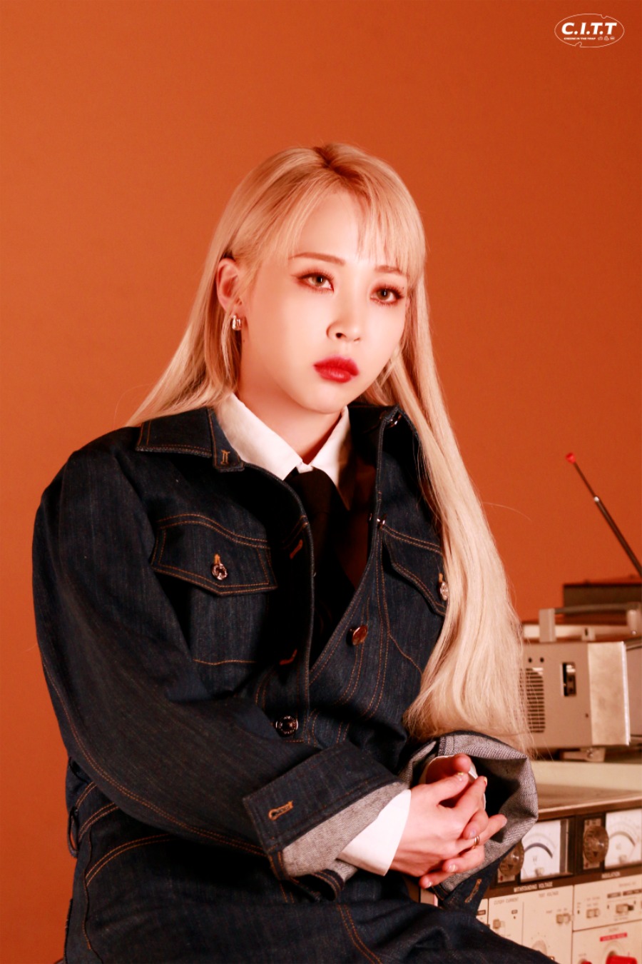 220430.Moon Byul 2nd Single Album [C.I.T.T (Cheese in the Trap)] BEHIND 16.jpg