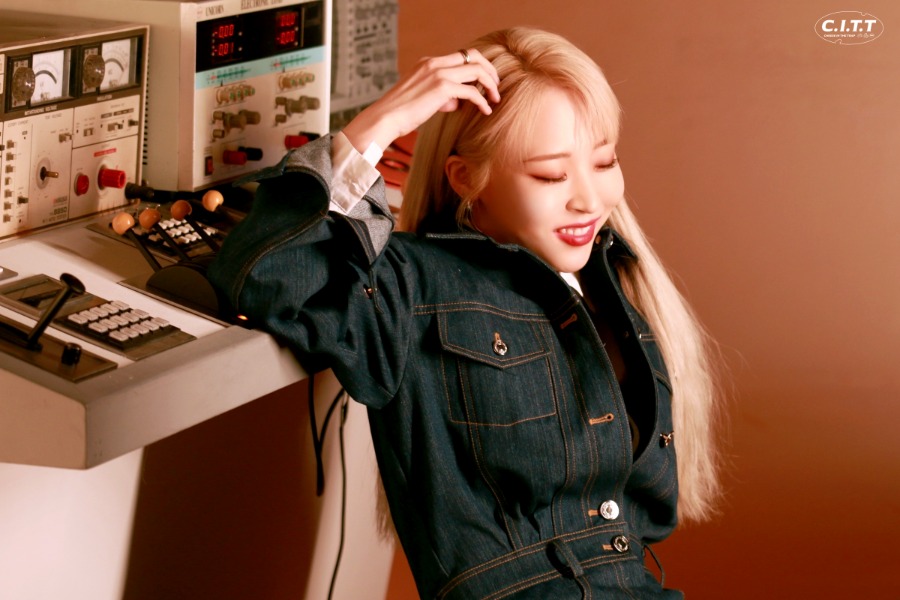 220430.Moon Byul 2nd Single Album [C.I.T.T (Cheese in the Trap)] BEHIND 19.jpg