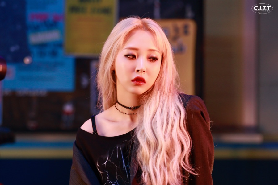 220430.Moon Byul 2nd Single Album [C.I.T.T (Cheese in the Trap)] BEHIND 33.jpg