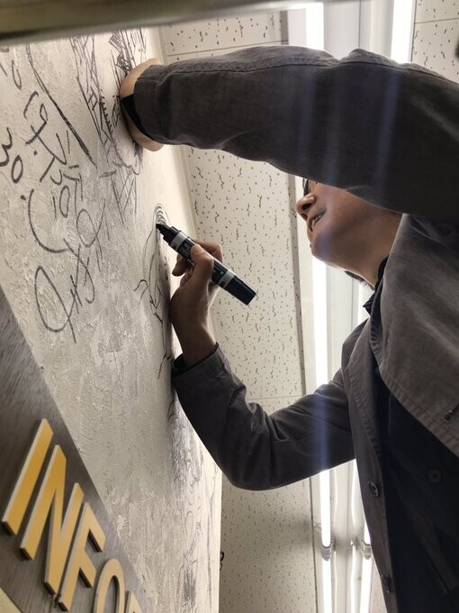 호에로펜) 주인공과 작가는 동일인물이 아닙니다_2.jpg