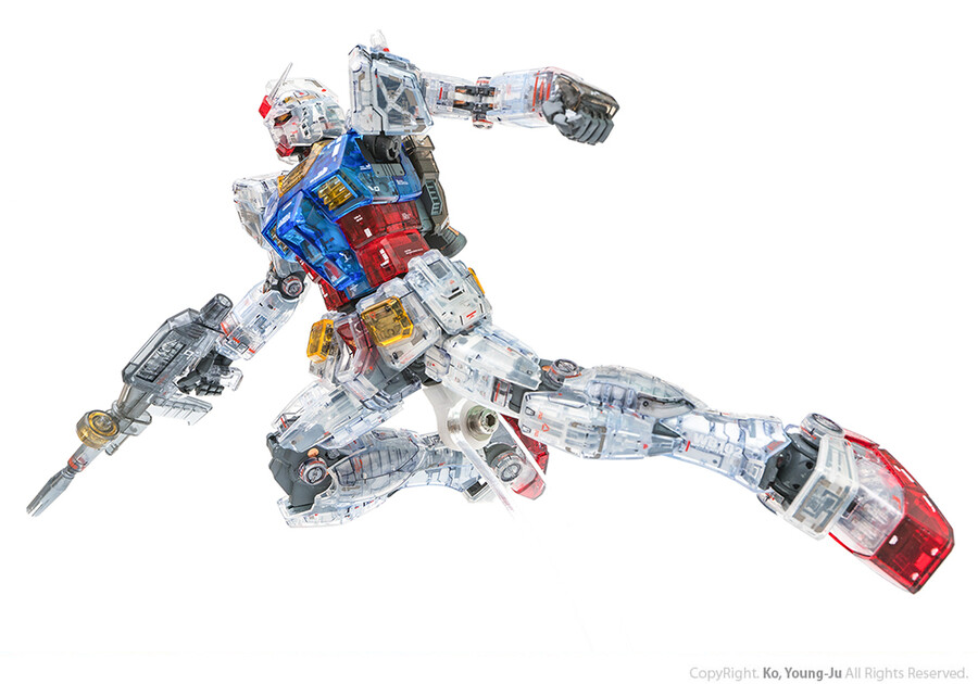 MG 퍼스트 건담 3.0 클리어 컬러 (RX-78-2 Gundam) 리뷰_58.jpg