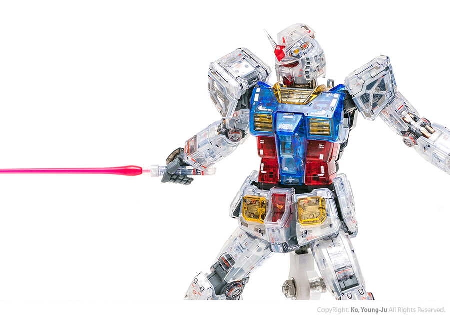 MG 퍼스트 건담 3.0 클리어 컬러 (RX-78-2 Gundam) 리뷰_72.jpg