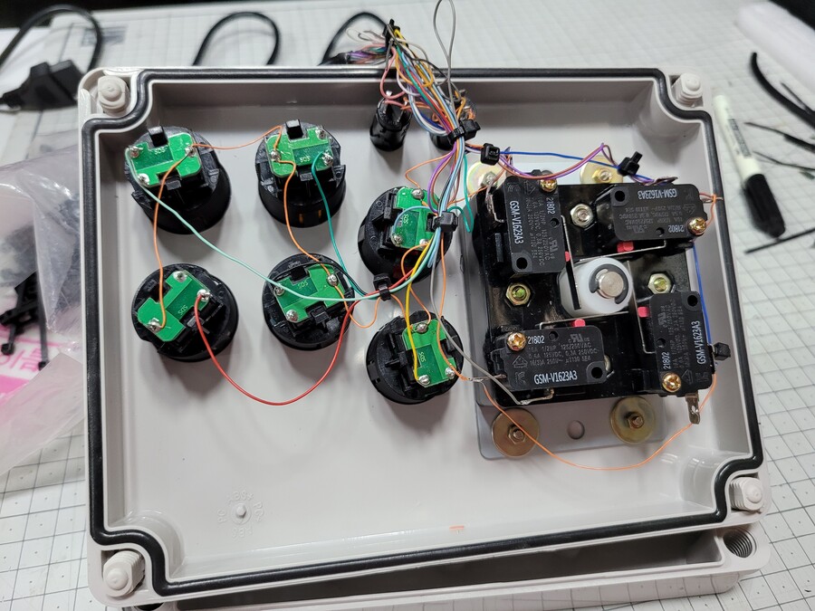 책꽂이에 쏘옥 들어가는 조이스틱_10.jpg