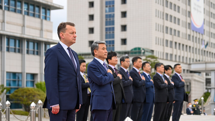 한국 방문한 폴란드 국방장관 대접 수준 뭔가 대단한 거 같음_1.jpg