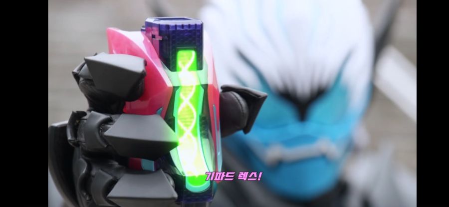 [가면라이더 리바이스] 기파드 렉스 얼티메이트 리바이스_4.jpg