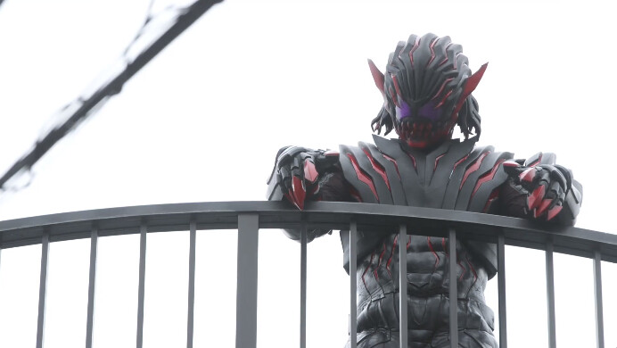 [가면라이더 리바이스] 여장한 악마가 따라다닌다_9.png