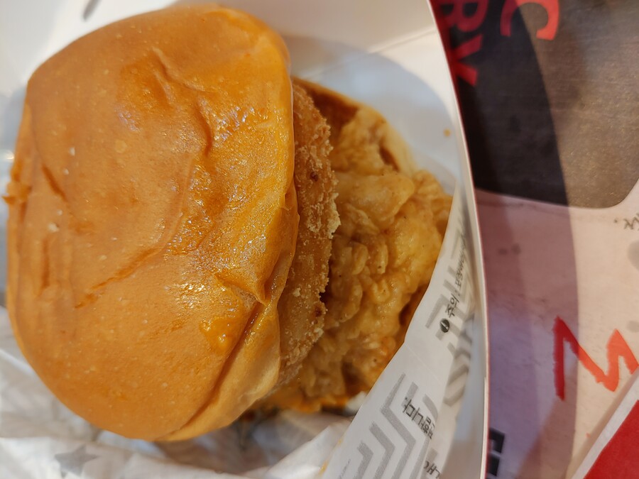 KFC)스콜쳐 버거 후기_2.jpg
