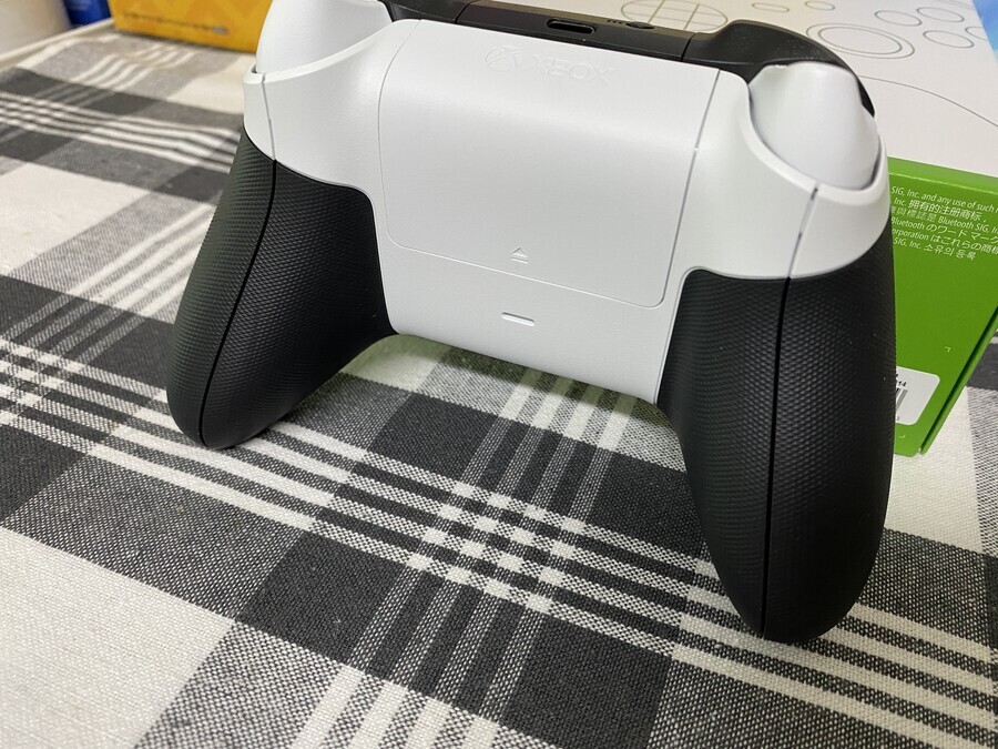 엑박패드] 고무고무그립 나쁘진 않은데_1.jpeg