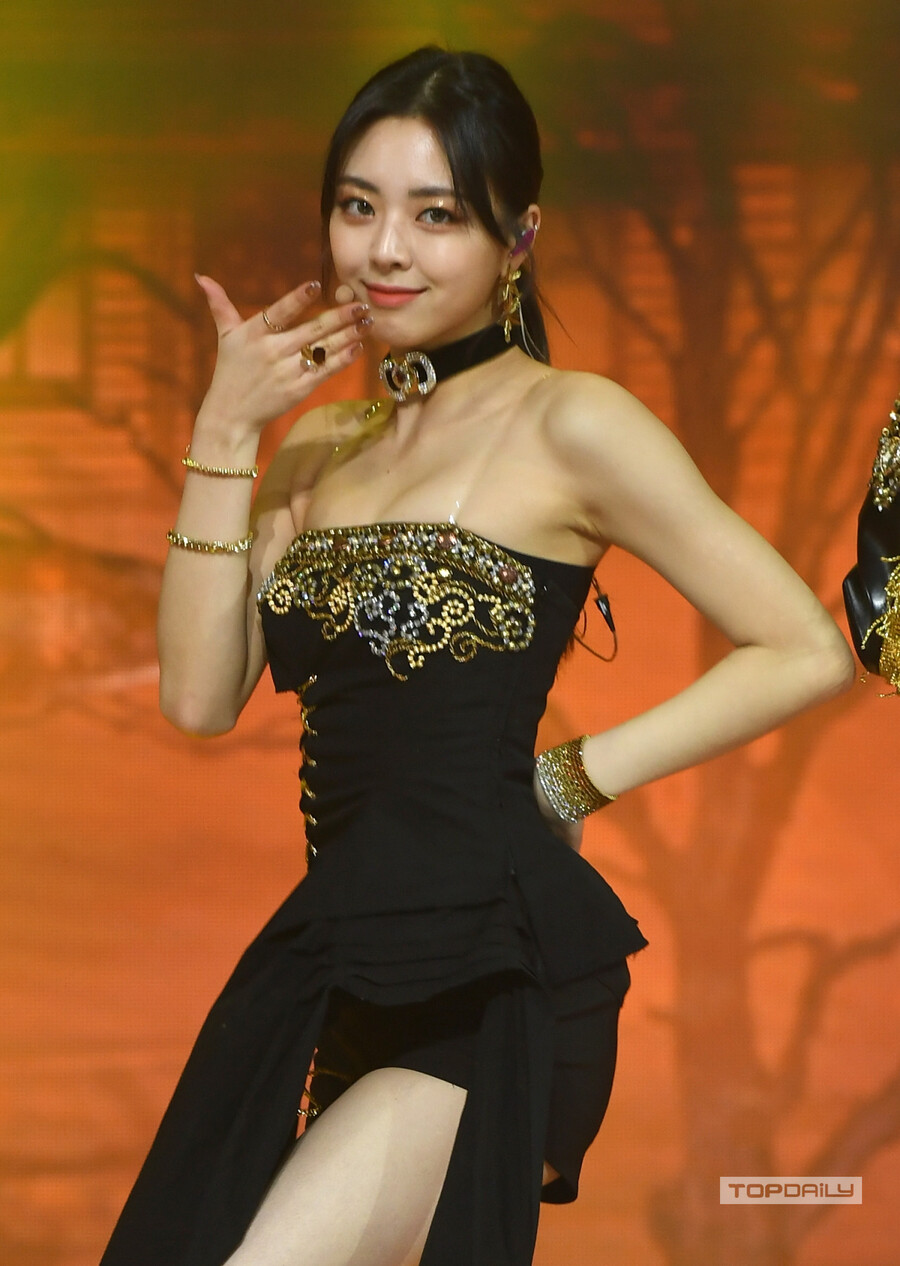 아이돌) 잇지 유나 정도면 예쁜편 인가?_3.jpg