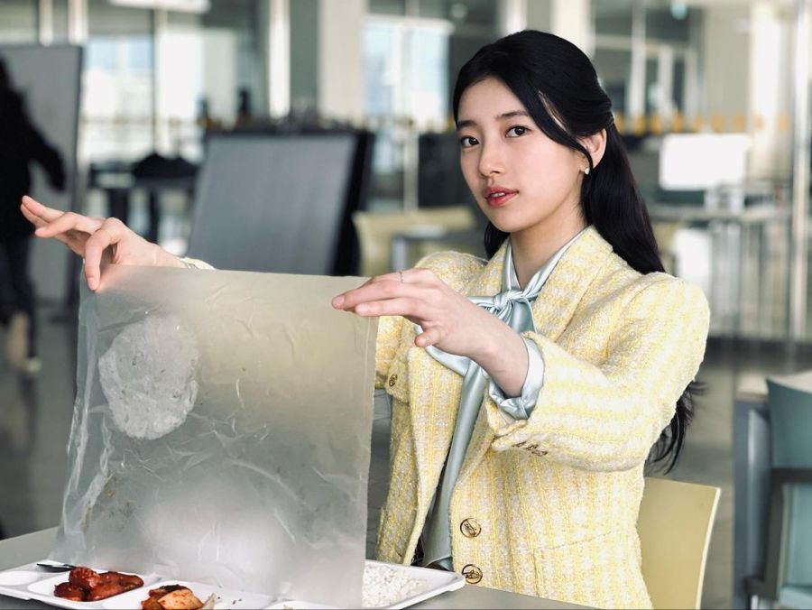 수지 근황 (feat 데뷔 12주년)_2.jpg