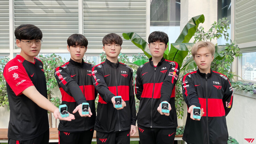 T1 티파니앤코 제작 2022 LCK 스프링 우승 기념 반지 수령